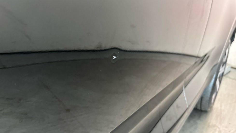 VOLVO C40 Dent and scratches