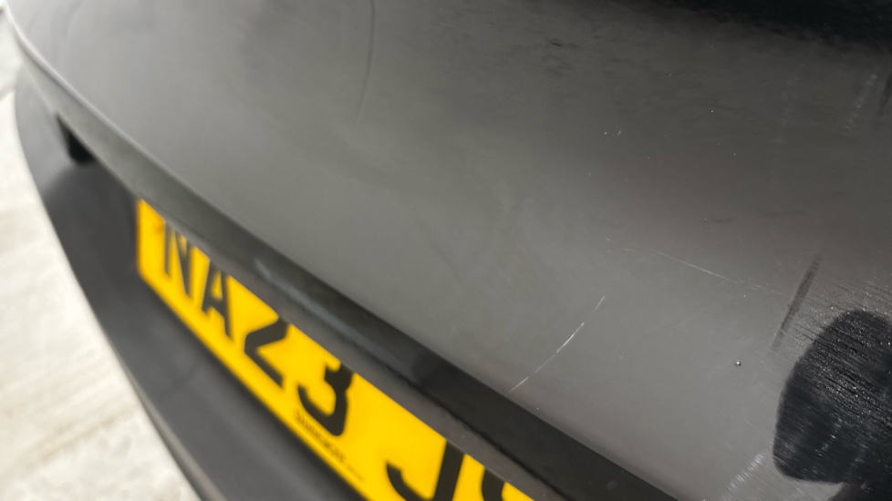 VOLVO C40 Scratches