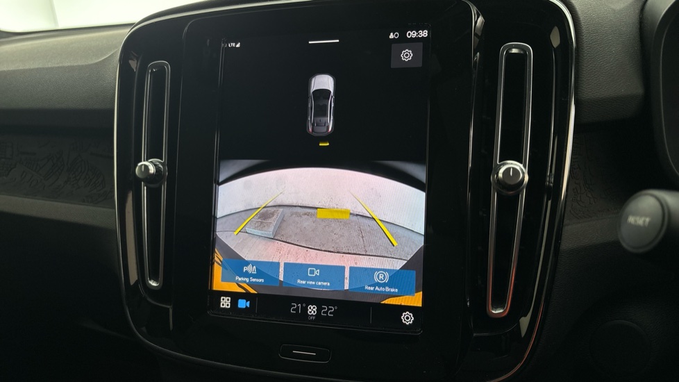 VOLVO C40 Reverse camera