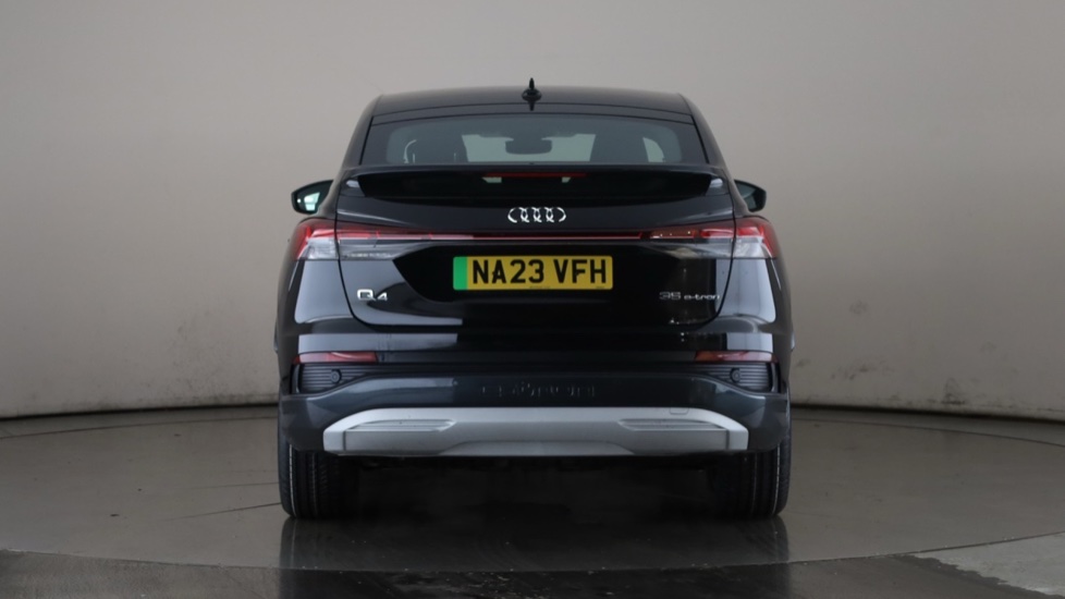 AUDI Q4 Image 4