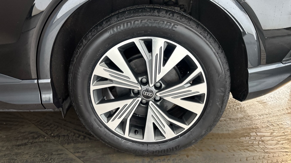 AUDI Q4 Image 18