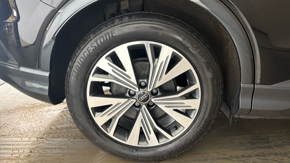 AUDI Q4 Image 19