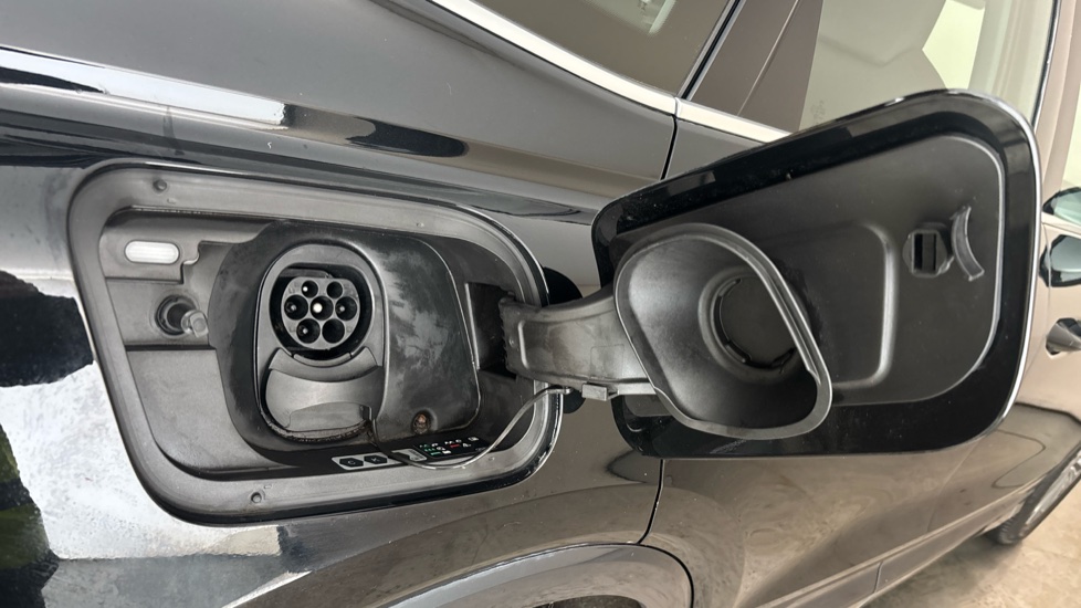AUDI Q4 Image 21
