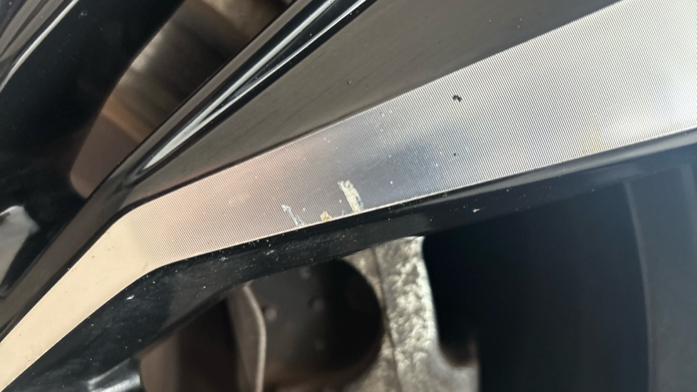 VOLVO XC60 scuff
