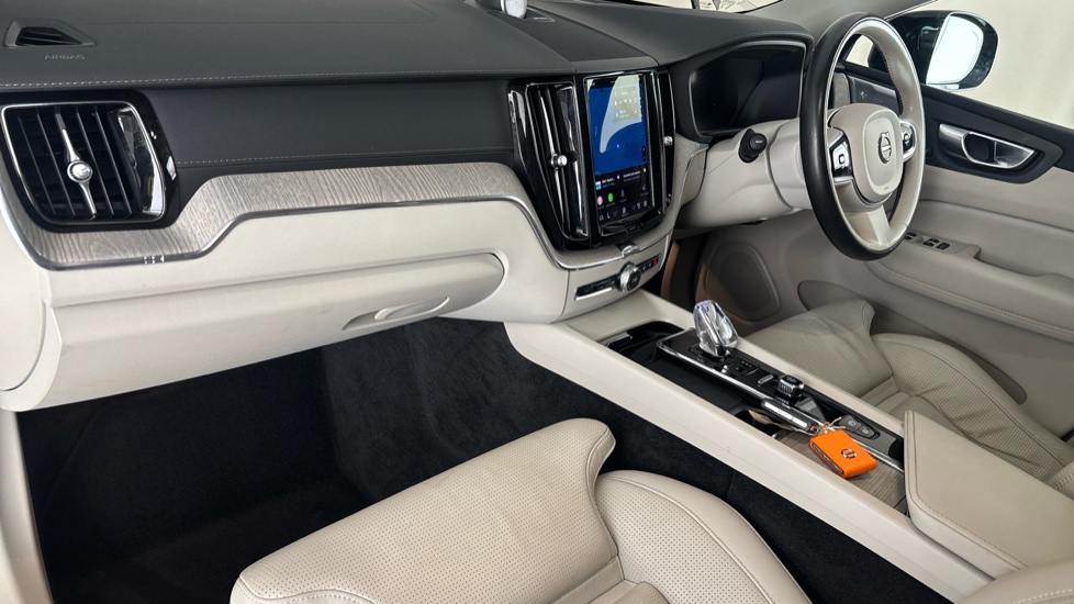 VOLVO XC60 Image 10