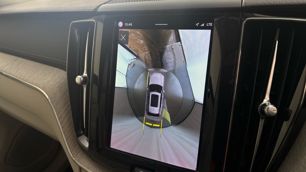 VOLVO XC60 reverse camera