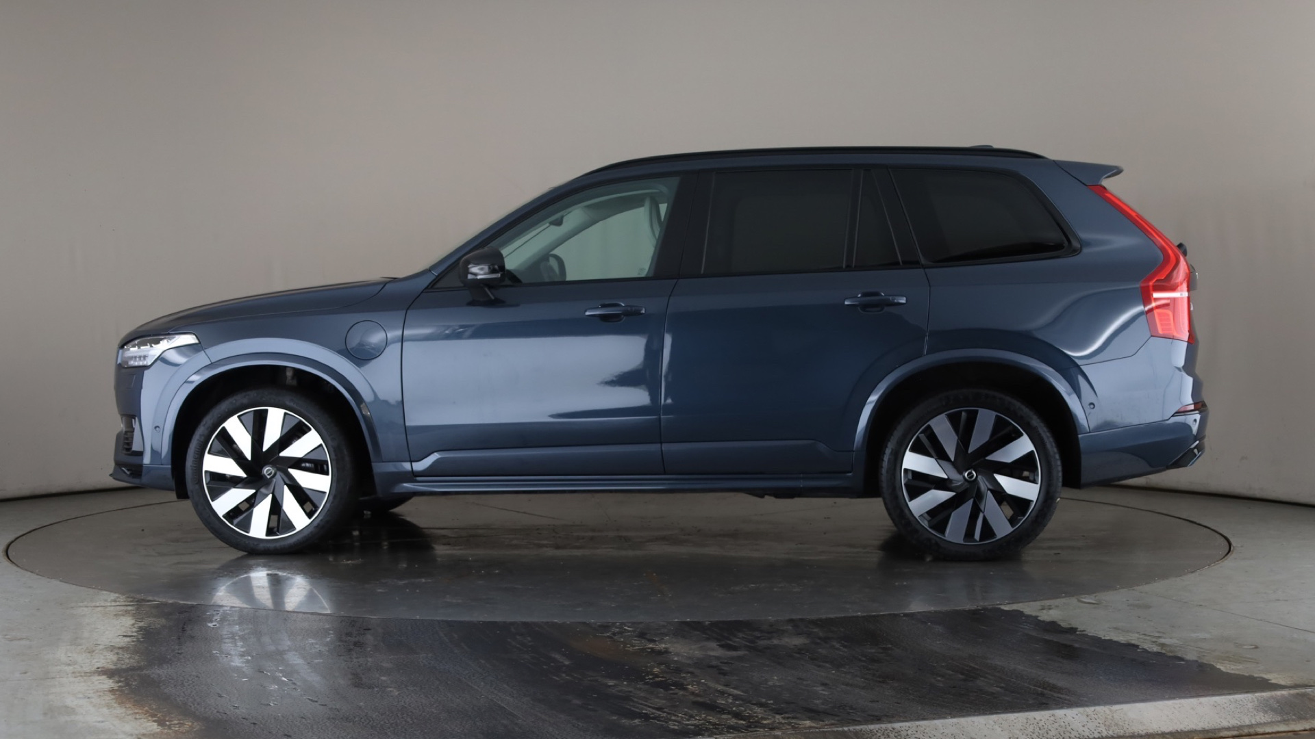2.0 T8 [455] RC PHEV Ultimate Dark 5dr AWD Gtron