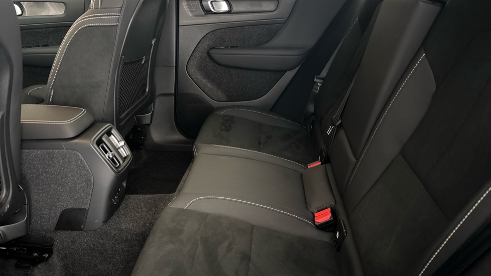 VOLVO C40 Image 14