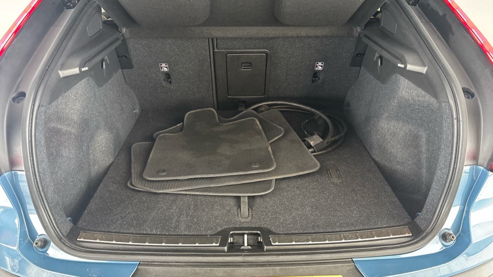VOLVO C40 Image 15