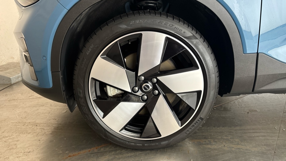 VOLVO C40 Image 17