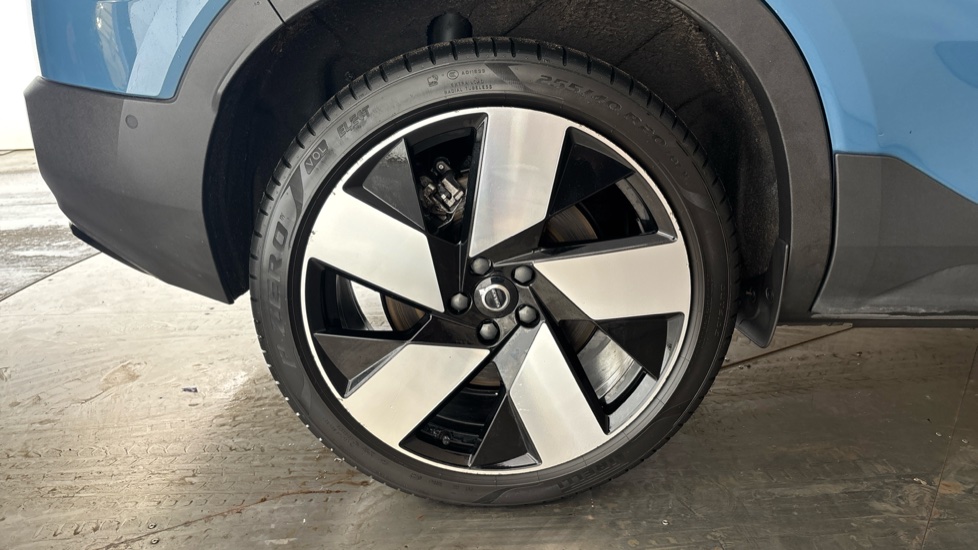 VOLVO C40 Image 19