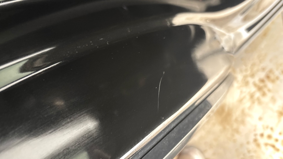 AUDI Q4 Scratches