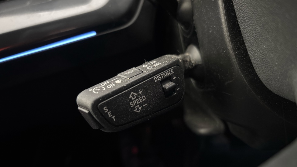 AUDI Q4 cruise control