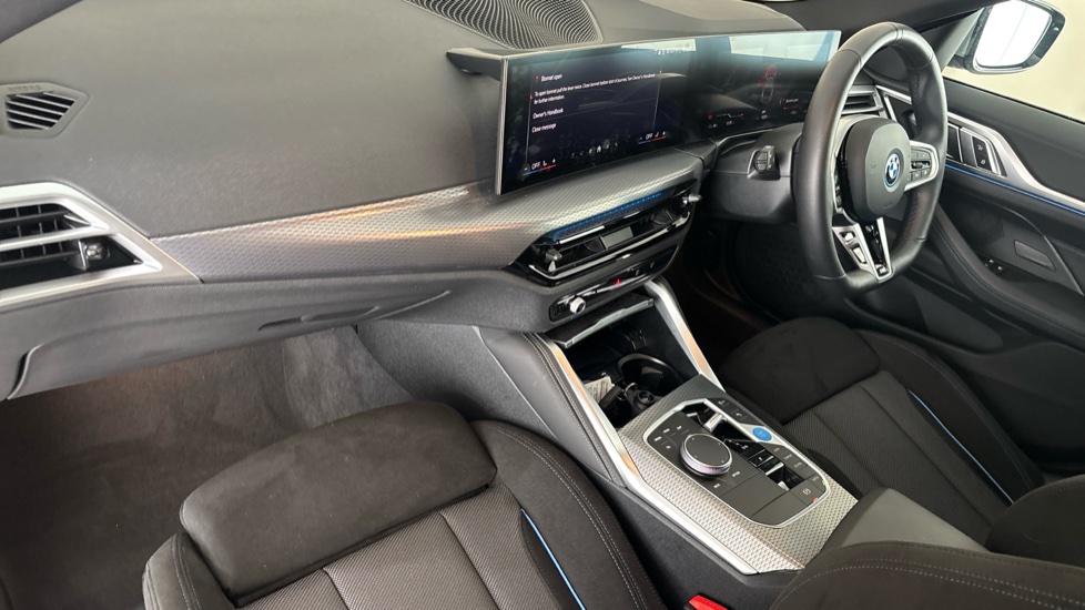 BMW I4 Image 10