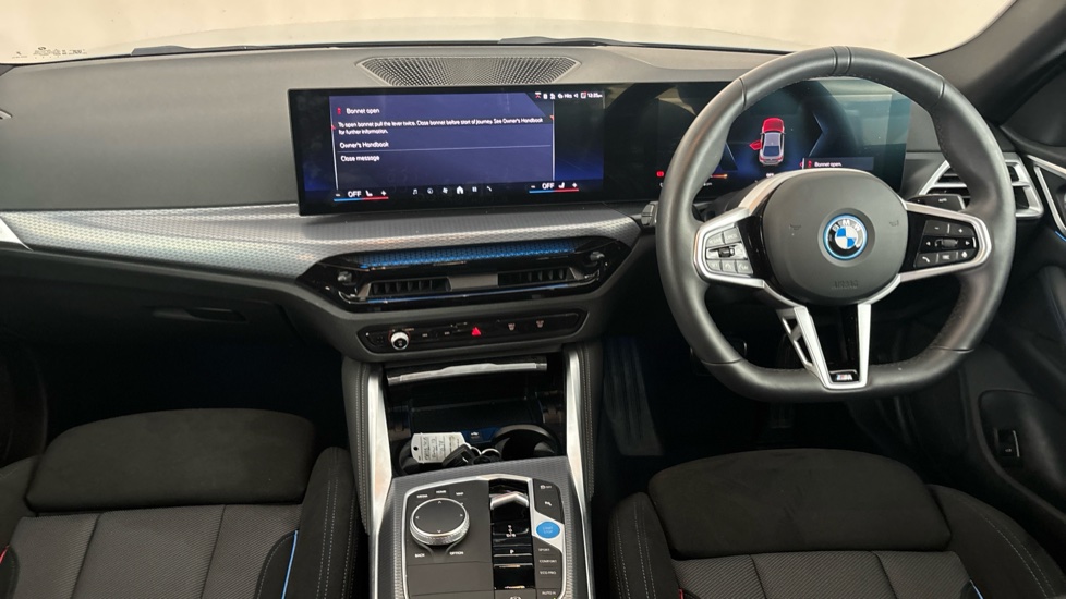 BMW I4 Image 11
