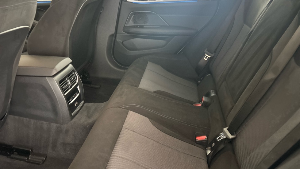 BMW I4 Image 14