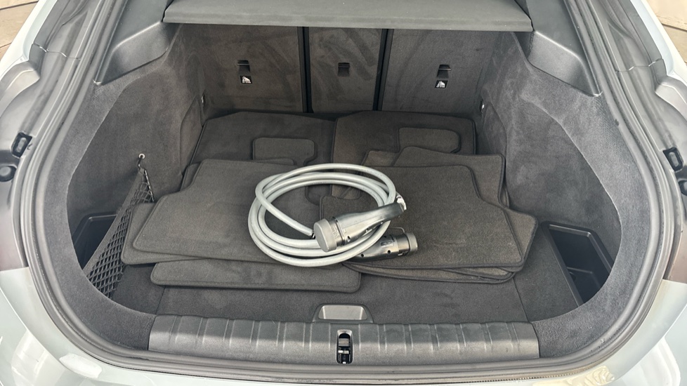 BMW I4 Image 15