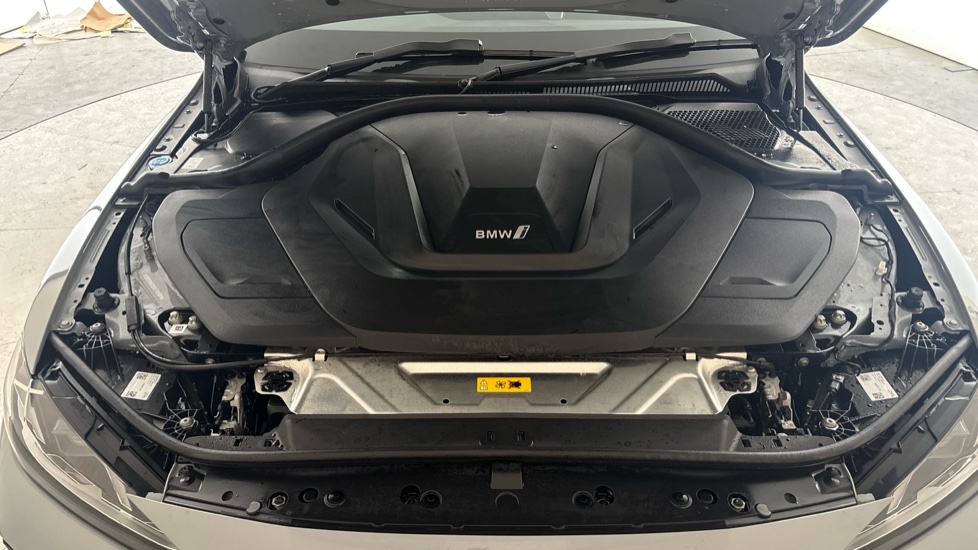 BMW I4 Image 16