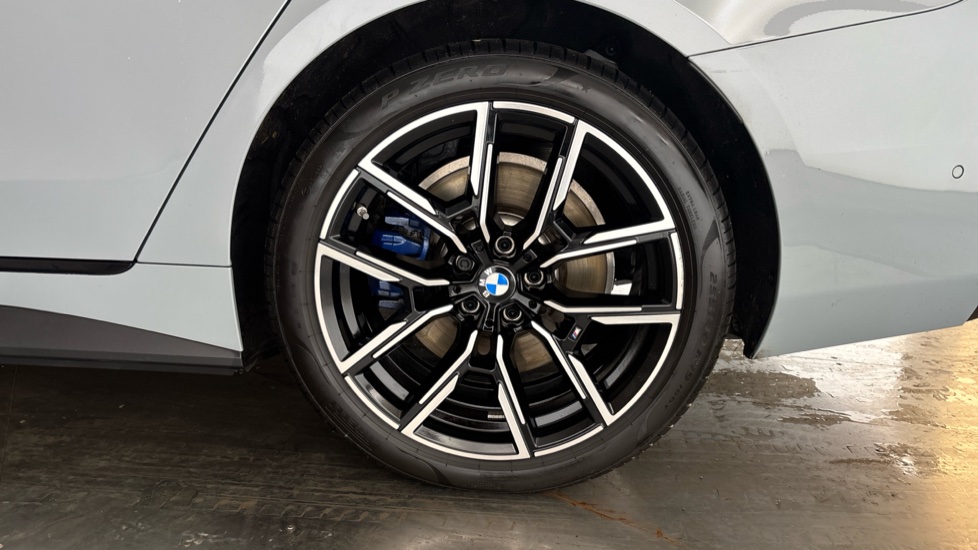 BMW I4 Image 18