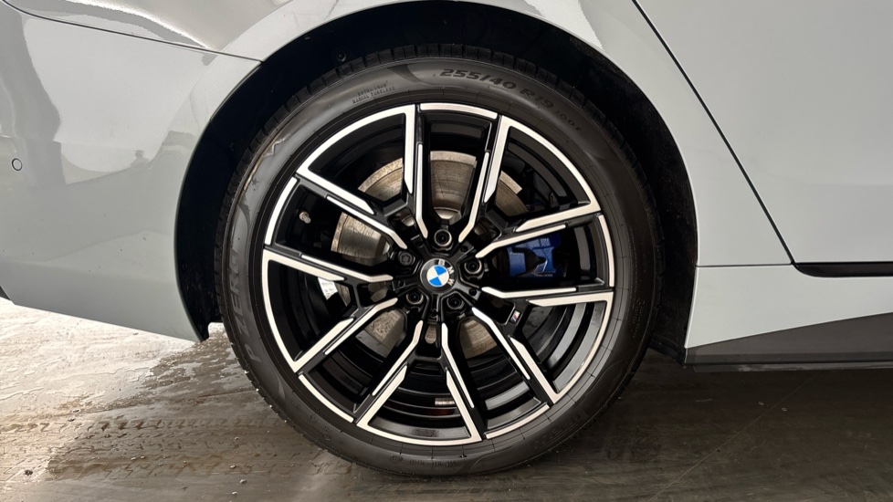 BMW I4 Image 19