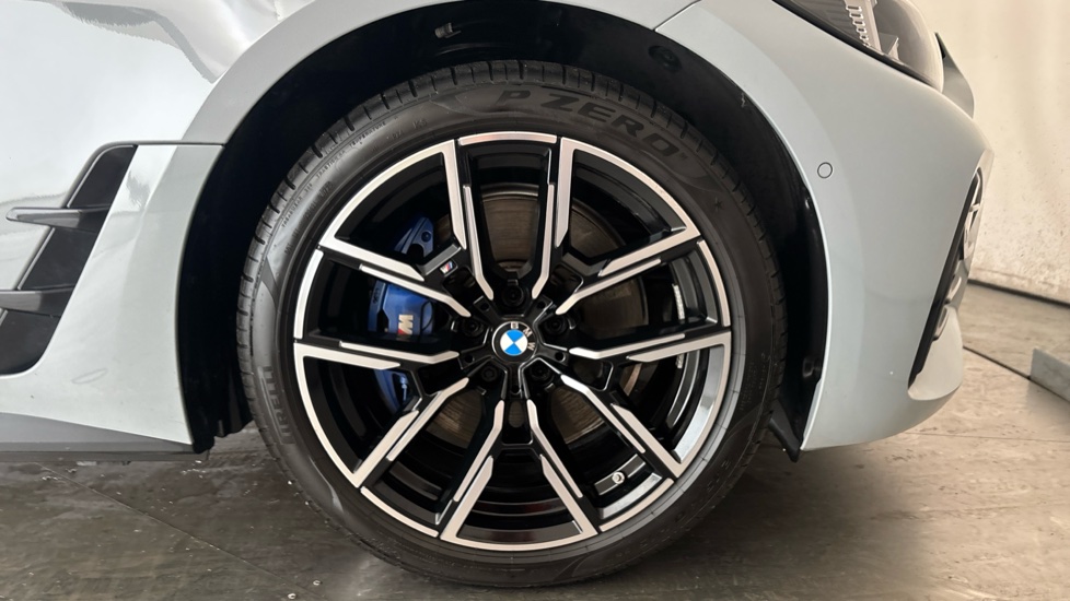 BMW I4 Image 20