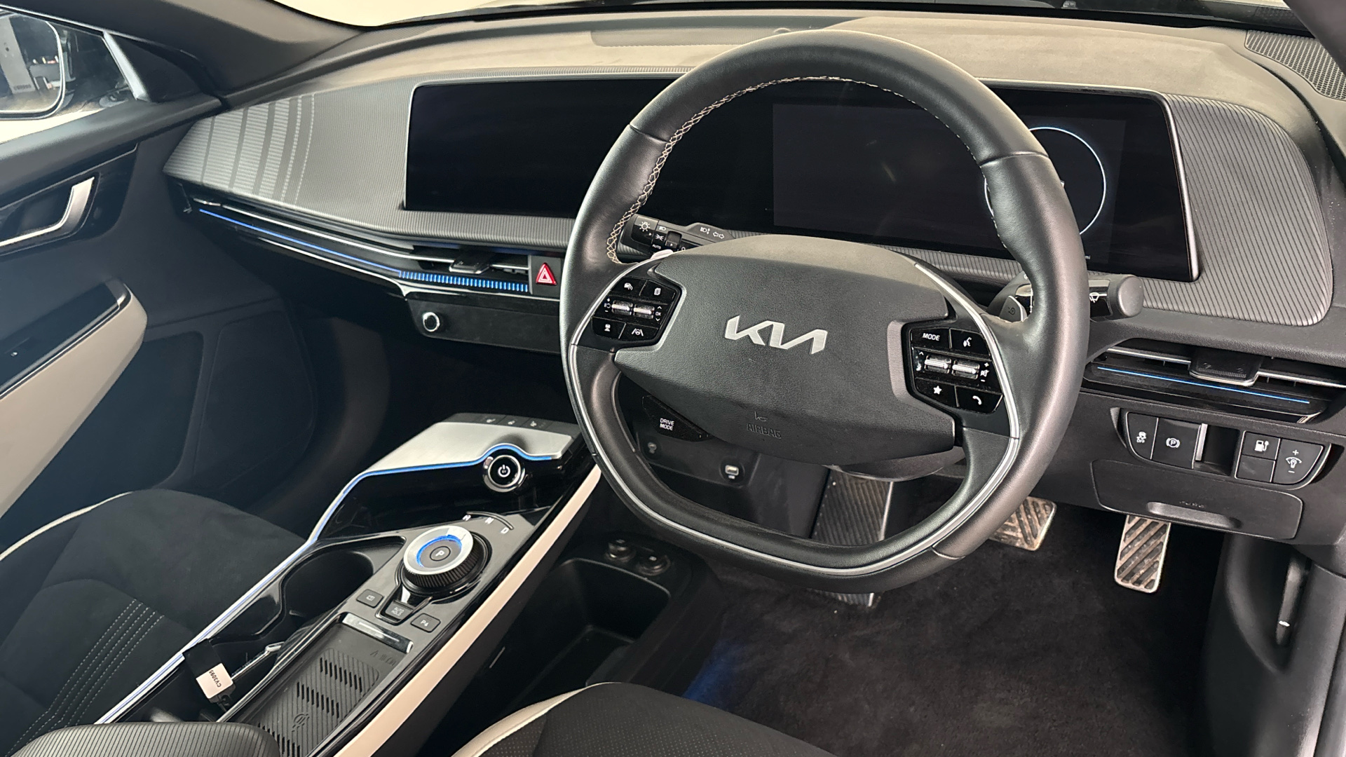 4020809 166kW GT Line 77.4kWh 5dr Auto