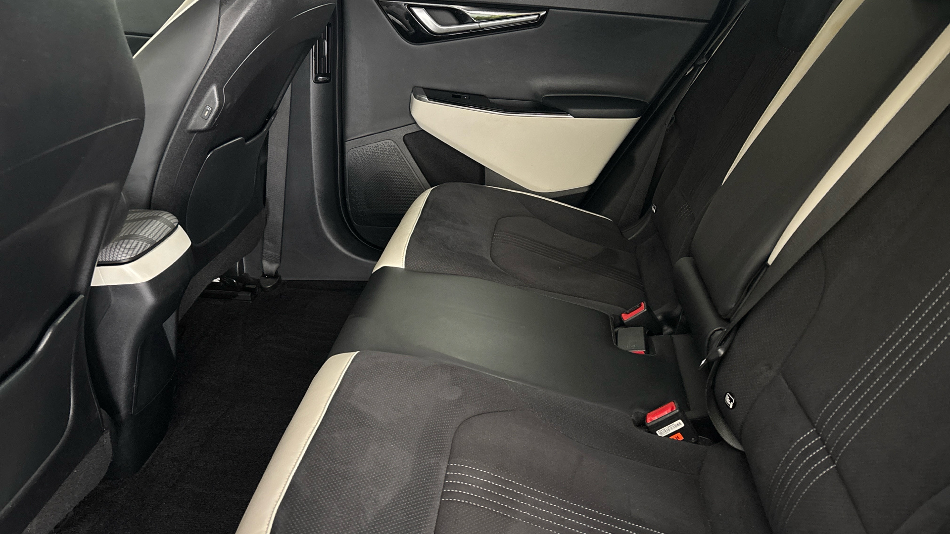 4020809 166kW GT Line 77.4kWh 5dr Auto