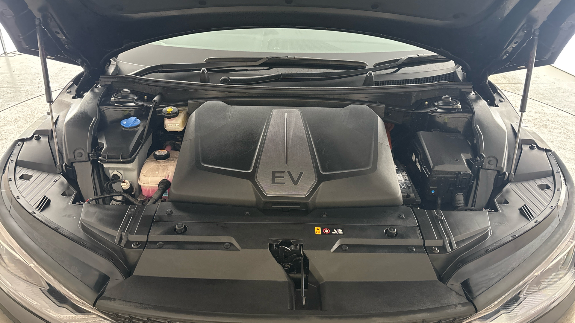 4020809 166kW GT Line 77.4kWh 5dr Auto