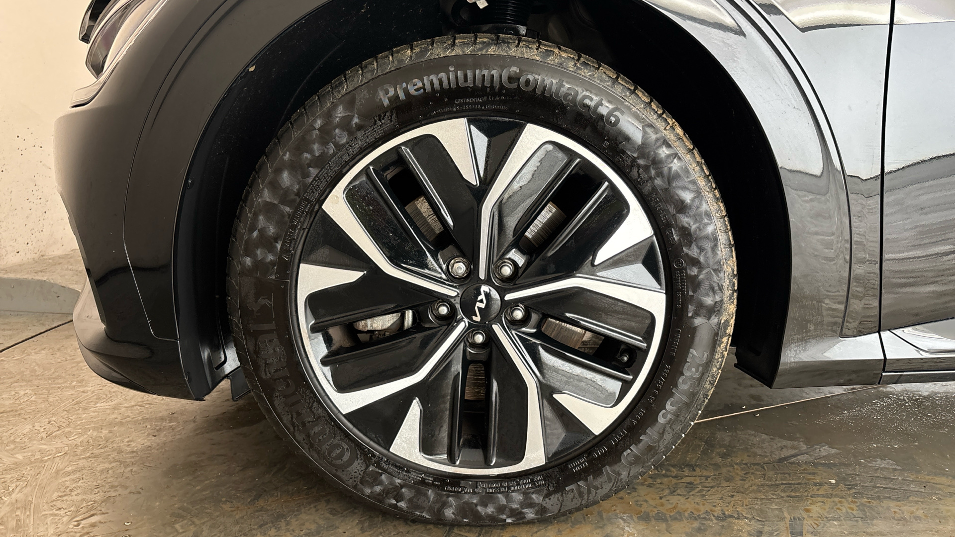 4020809 166kW GT Line 77.4kWh 5dr Auto