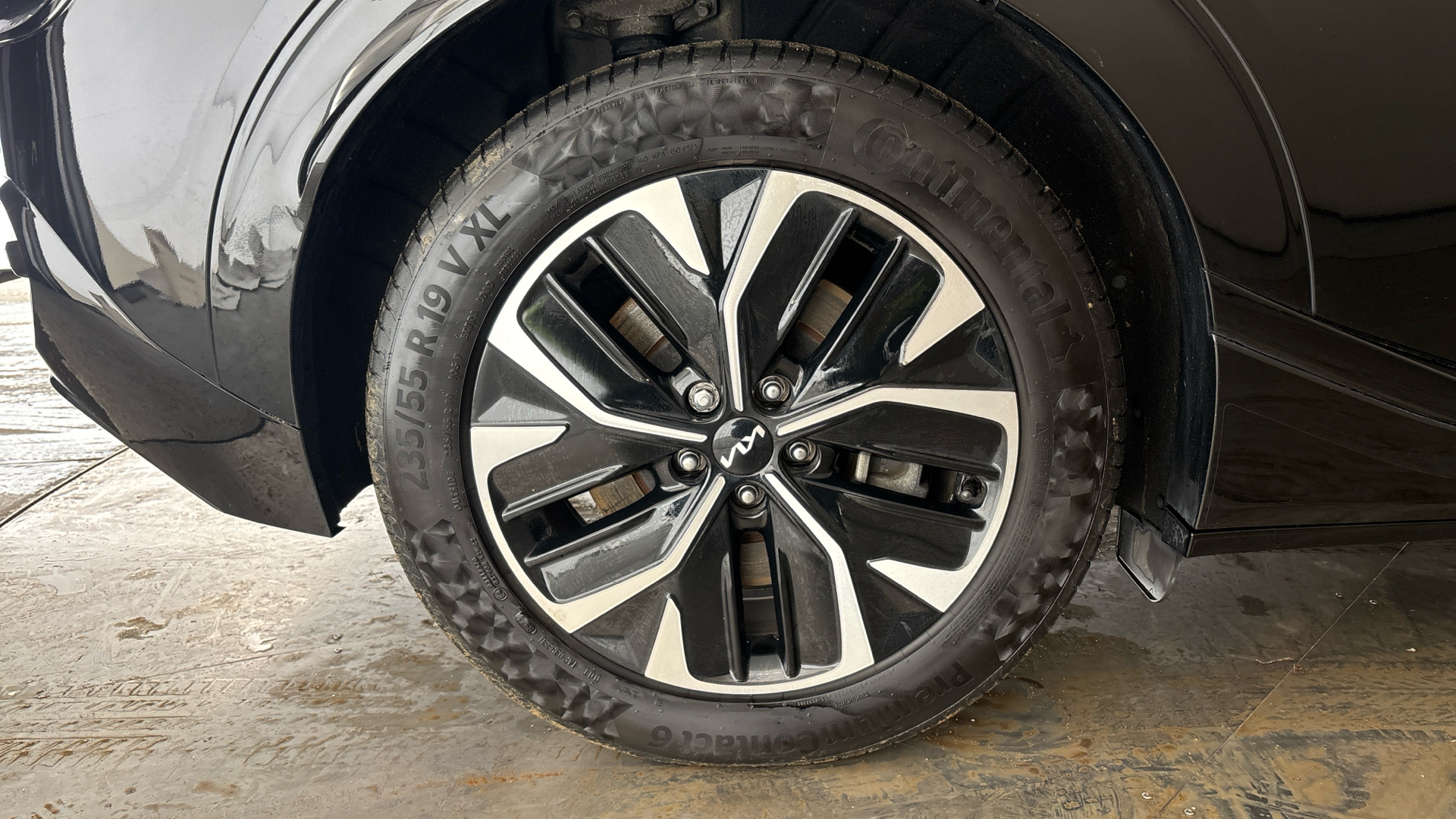 4020809 166kW GT Line 77.4kWh 5dr Auto