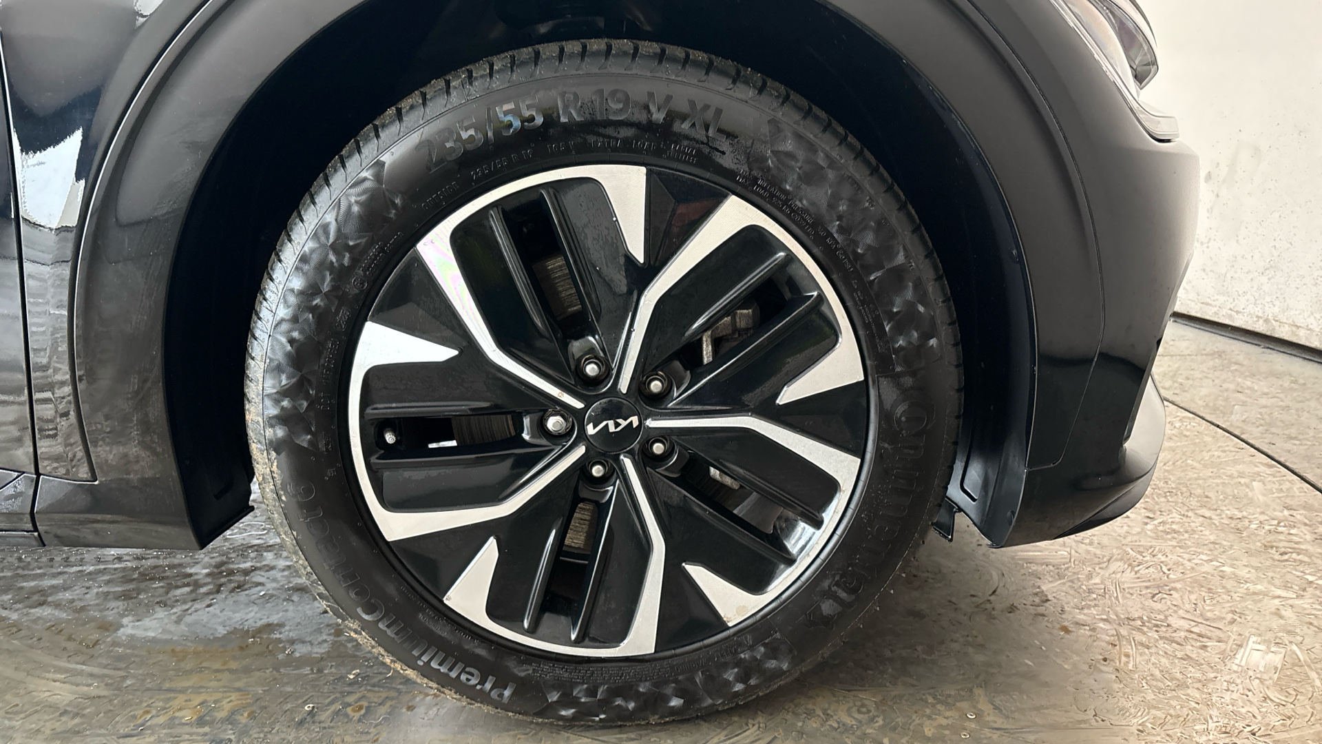 4020809 166kW GT Line 77.4kWh 5dr Auto