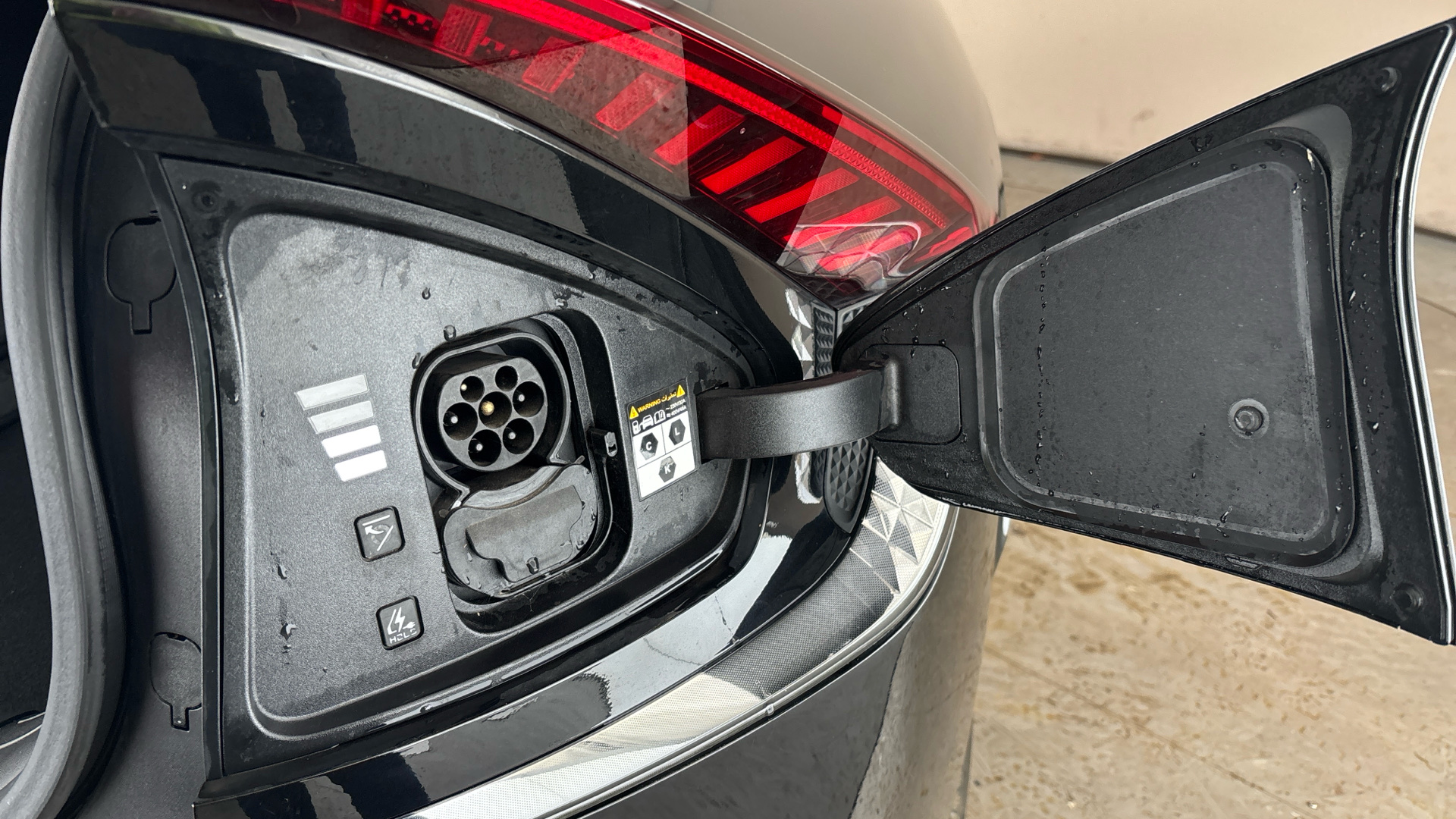 4020809 166kW GT Line 77.4kWh 5dr Auto