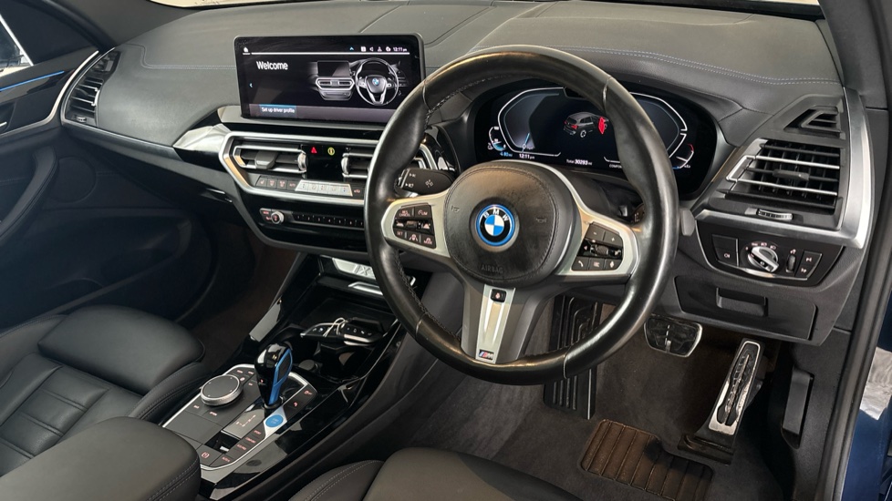BMW iX3 Image 9