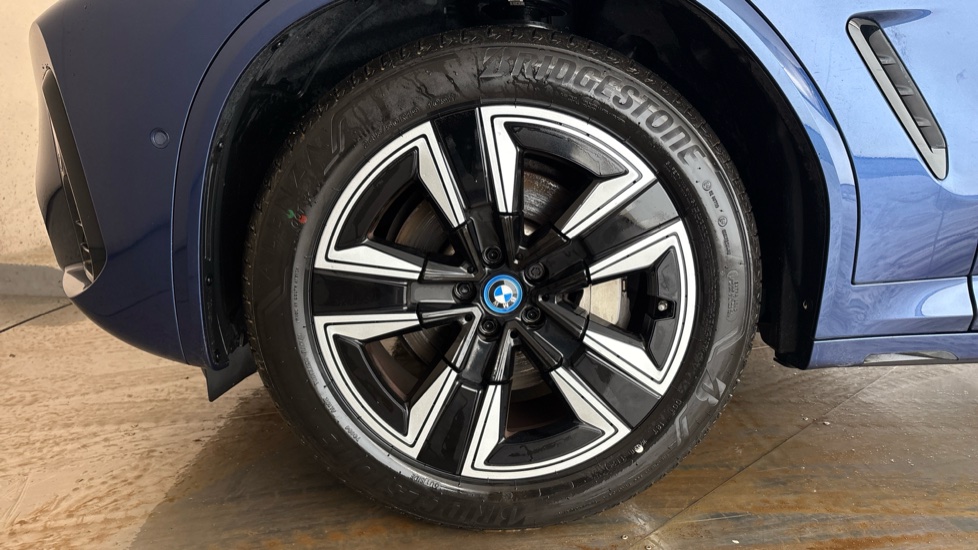 BMW iX3 Image 17