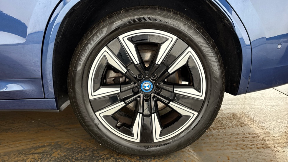 BMW iX3 Image 18
