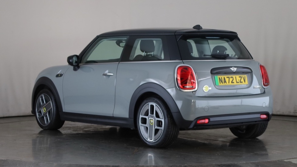 MINI HATCHBACK Image 3