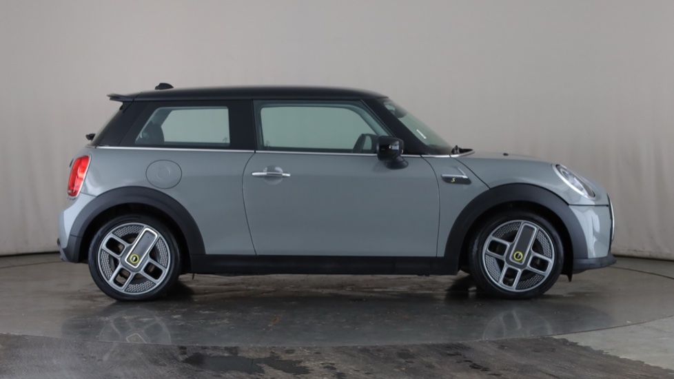 MINI HATCHBACK Image 6