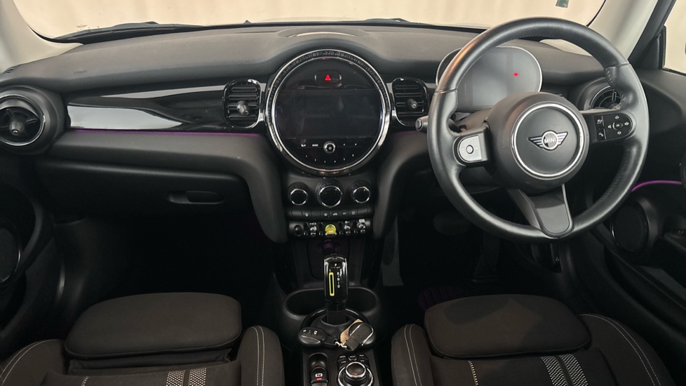 MINI HATCHBACK Image 11