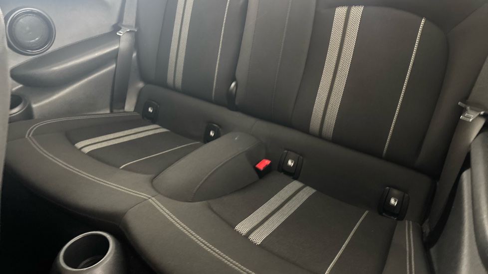 MINI HATCHBACK Image 14