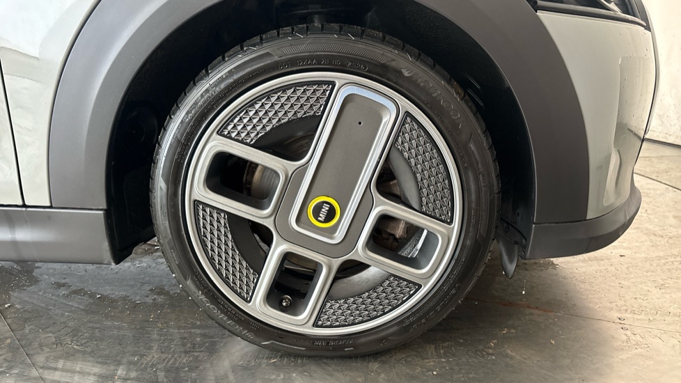MINI HATCHBACK Image 20