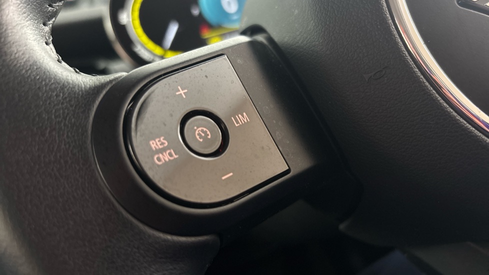 MINI HATCHBACK cruise control