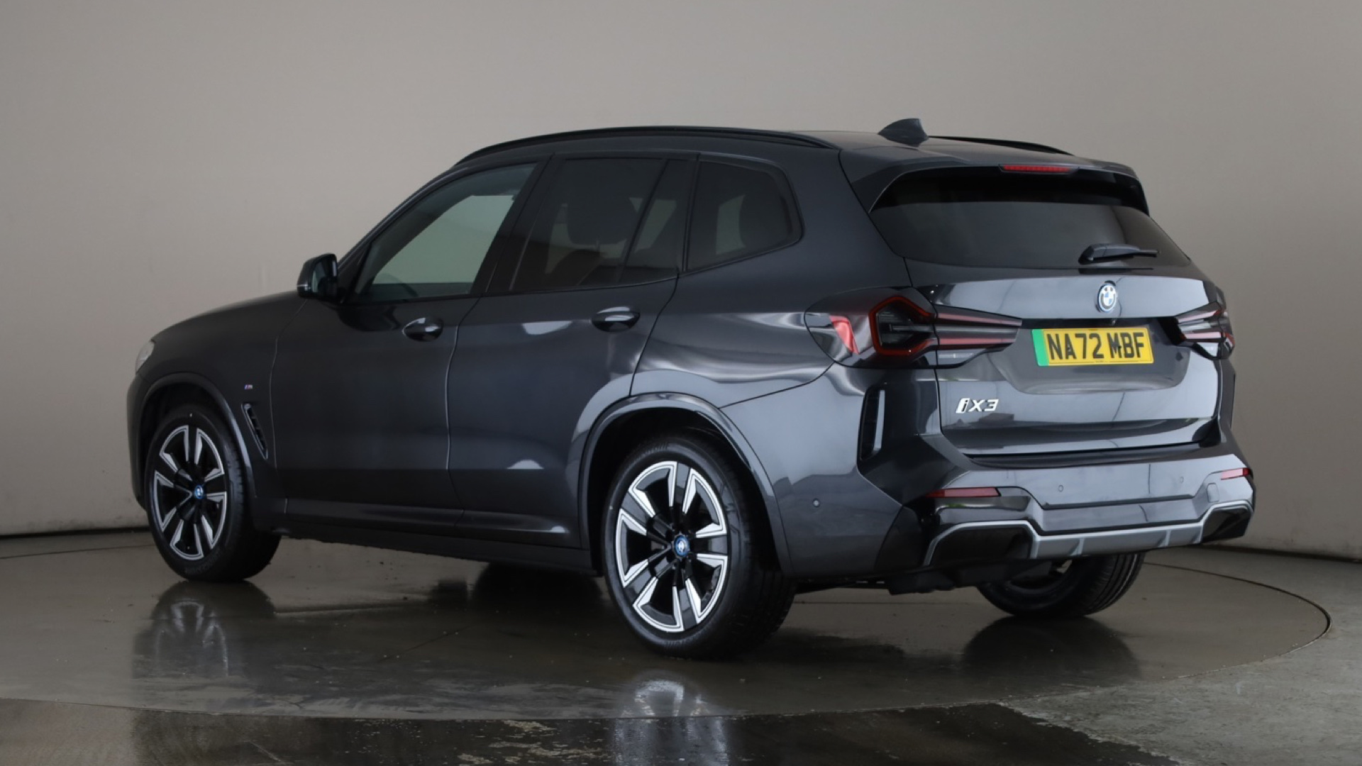 4020860 210kW M Sport 80kWh 5dr Auto