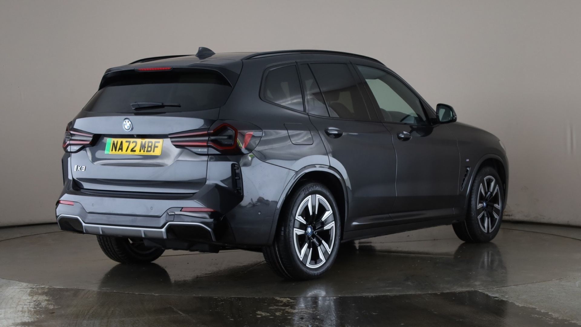 4020860 210kW M Sport 80kWh 5dr Auto