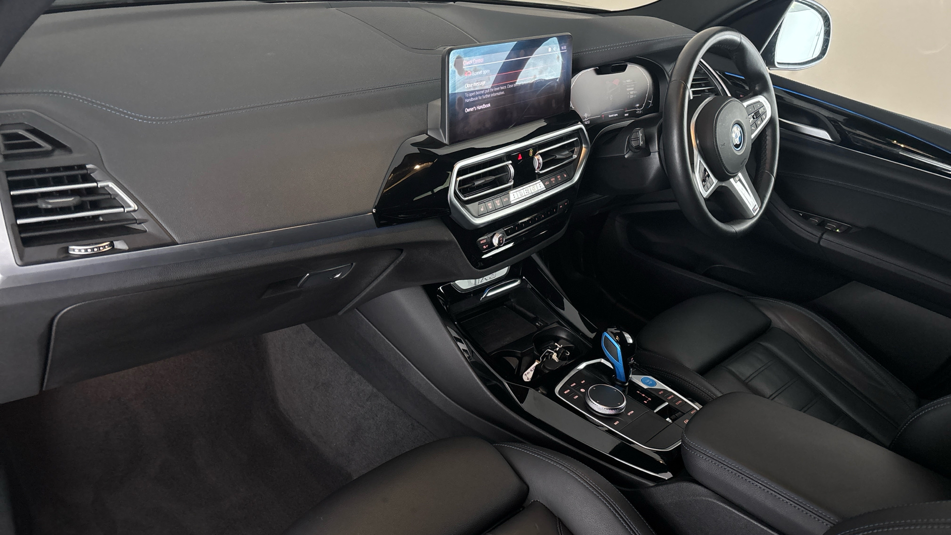 4020860 210kW M Sport 80kWh 5dr Auto