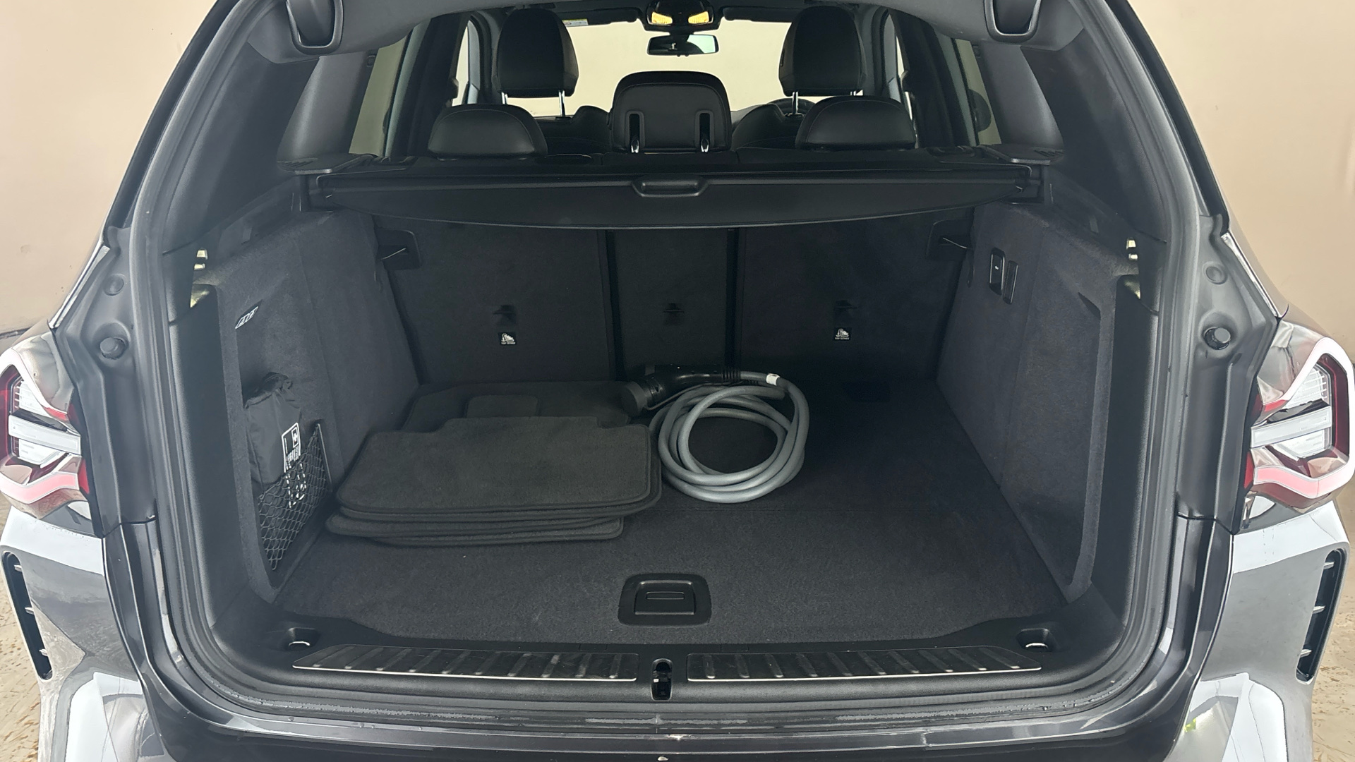 4020860 210kW M Sport 80kWh 5dr Auto