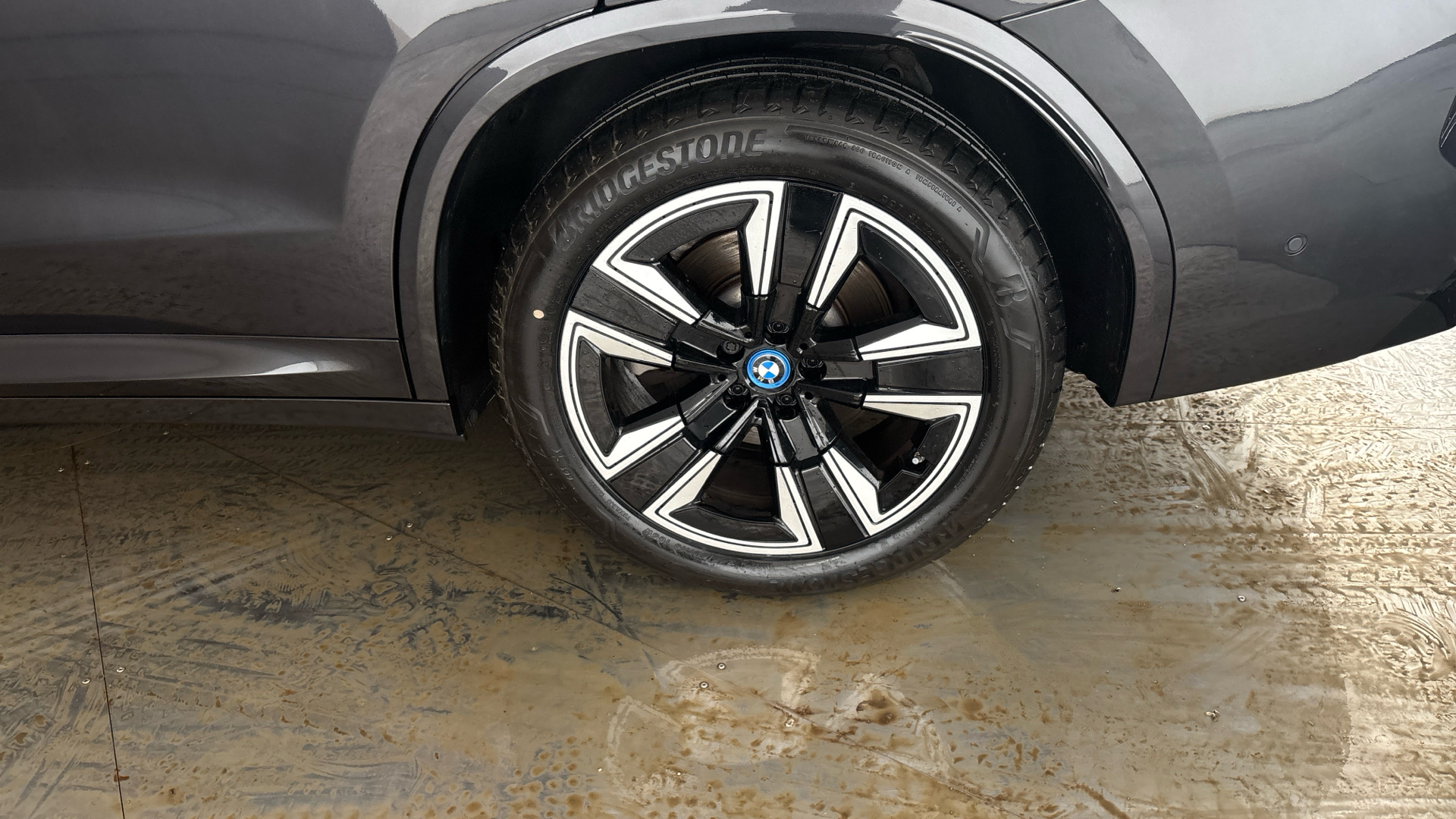 4020860 210kW M Sport 80kWh 5dr Auto