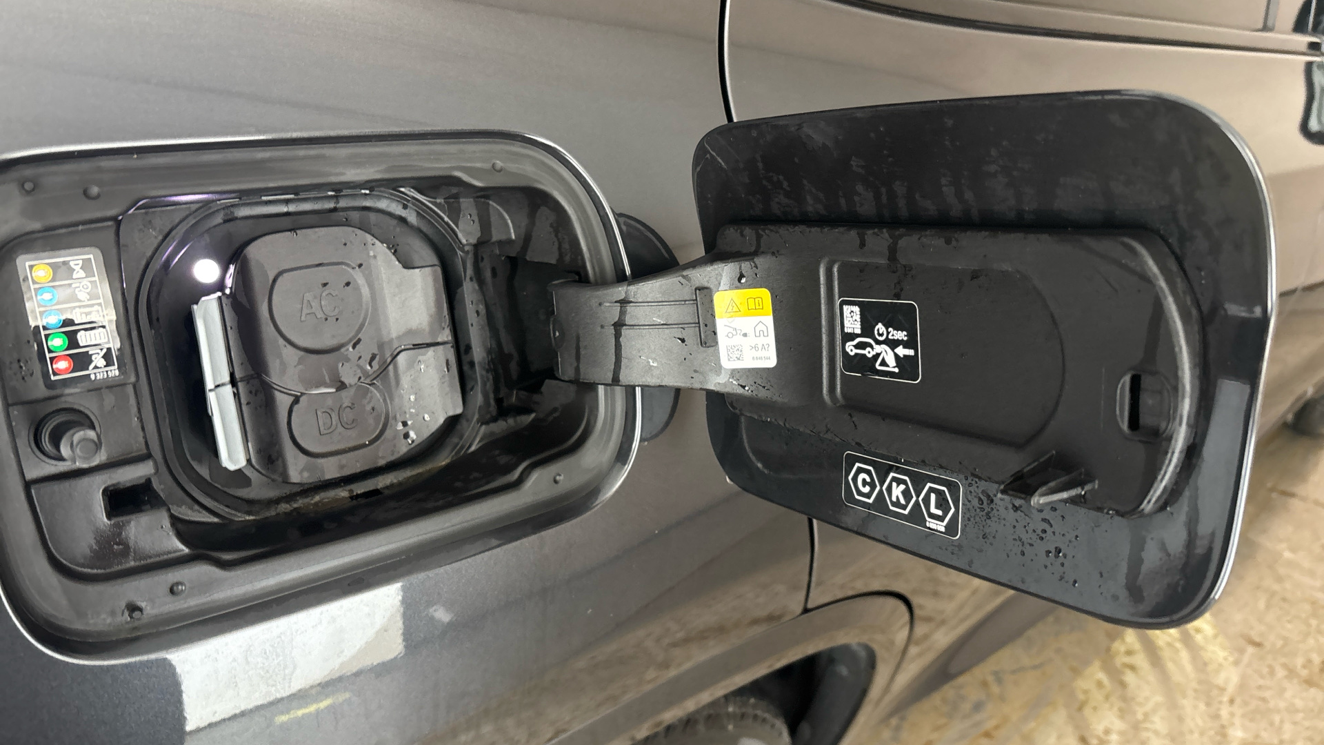 4020860 210kW M Sport 80kWh 5dr Auto