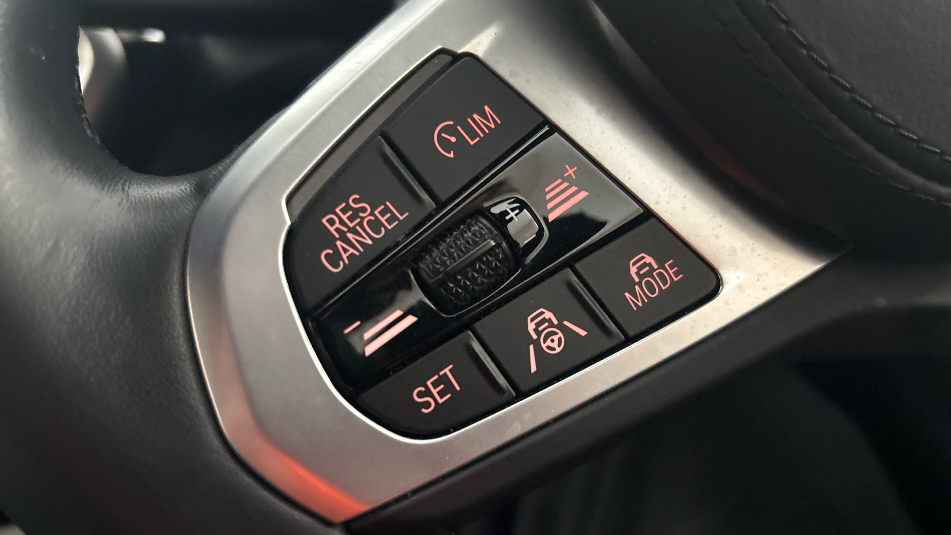 4020860 210kW M Sport 80kWh 5dr Auto