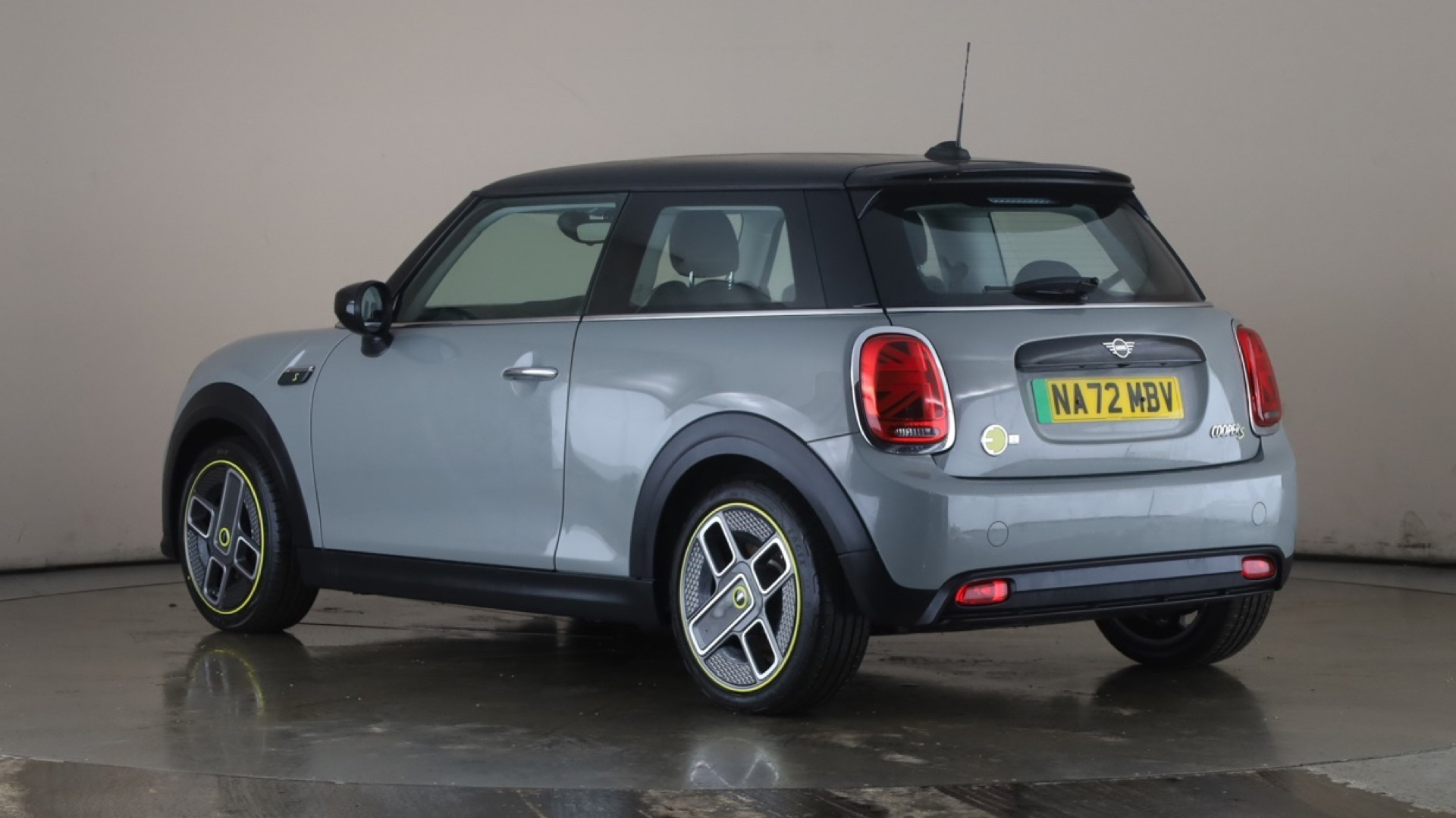 4060452 135kW Cooper S Level 1 33kWh 3dr Auto