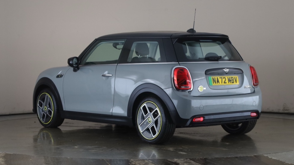 MINI HATCHBACK Image 3